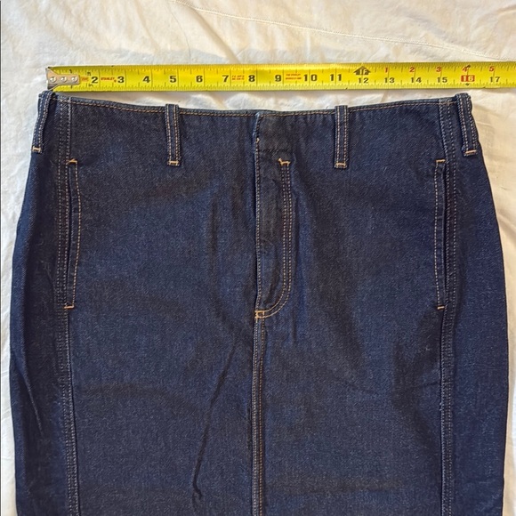 Sought after Massimo Dutti Straight Dark Blue Denim Skirt, stretch, slit pockets - Picture 2 of 6